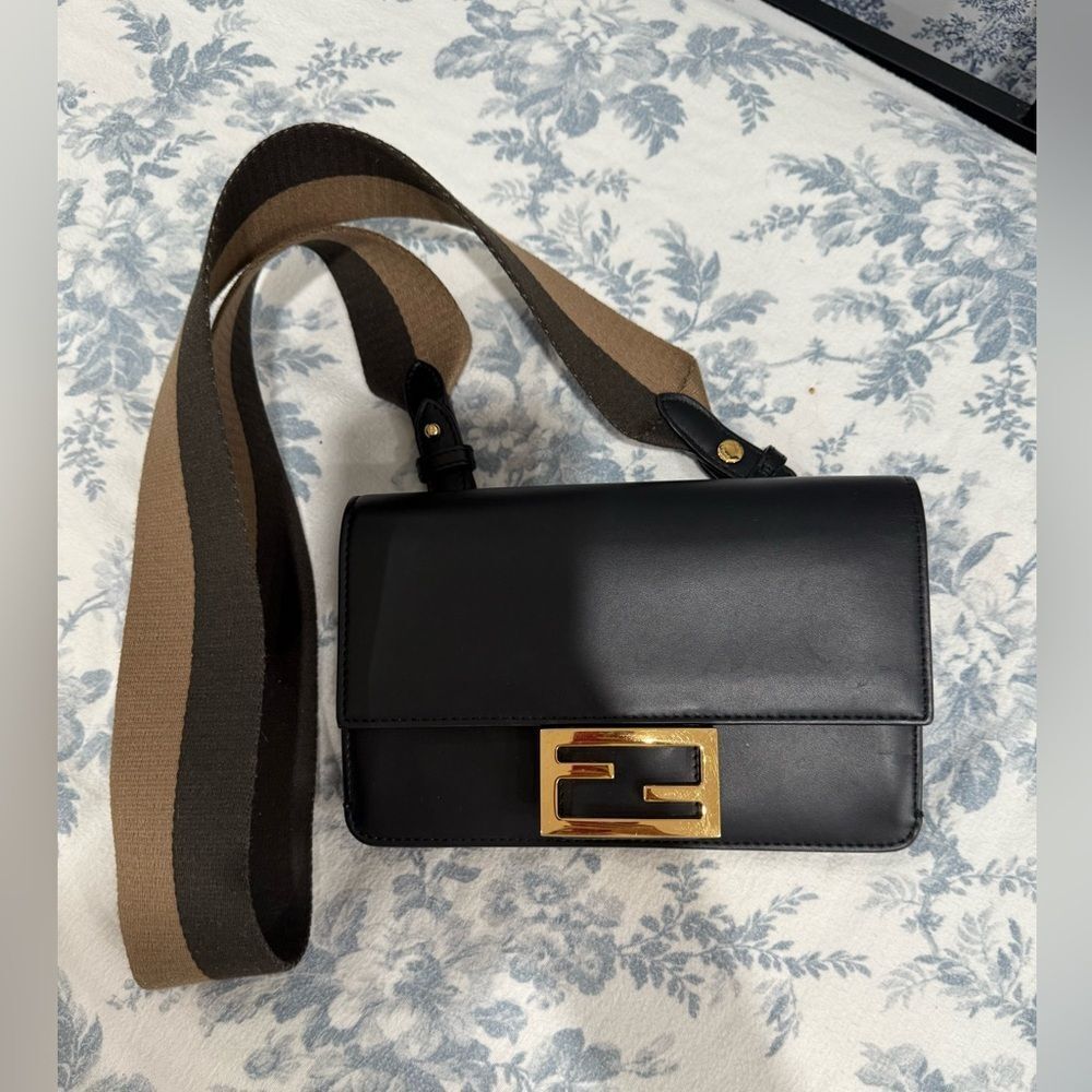 FENDI 
Vitello King Mini Flat Baguette Black - Picture 12 of 14